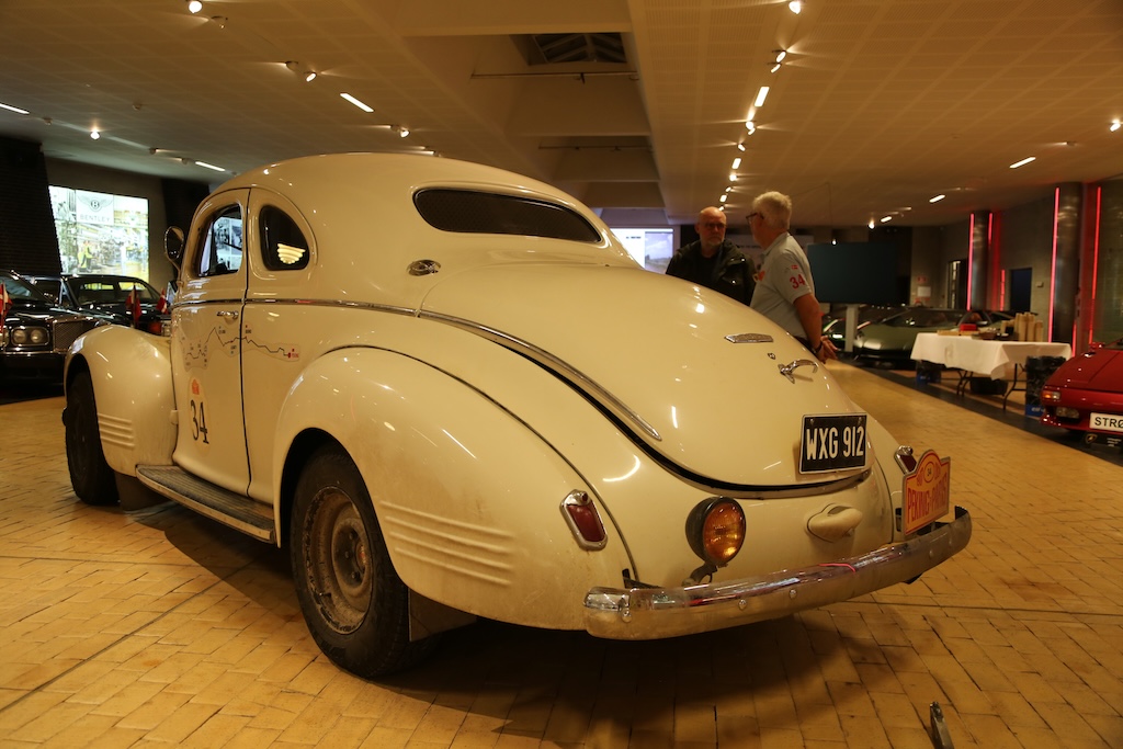 “Med Peking i bakspejlet” eller “Driving the impossible in a Dodge Coupe 1939”
(Foto: Motorsporten.dk)